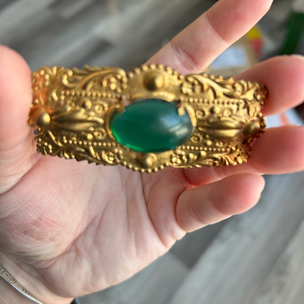 Egyptian gold ornate vintage 1940’s brooch - Picture 8 of 9